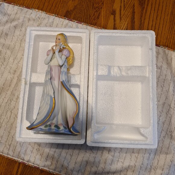 The Swan Princess, Lenox, Legendary Princesses Collection - Picture 4 of 7